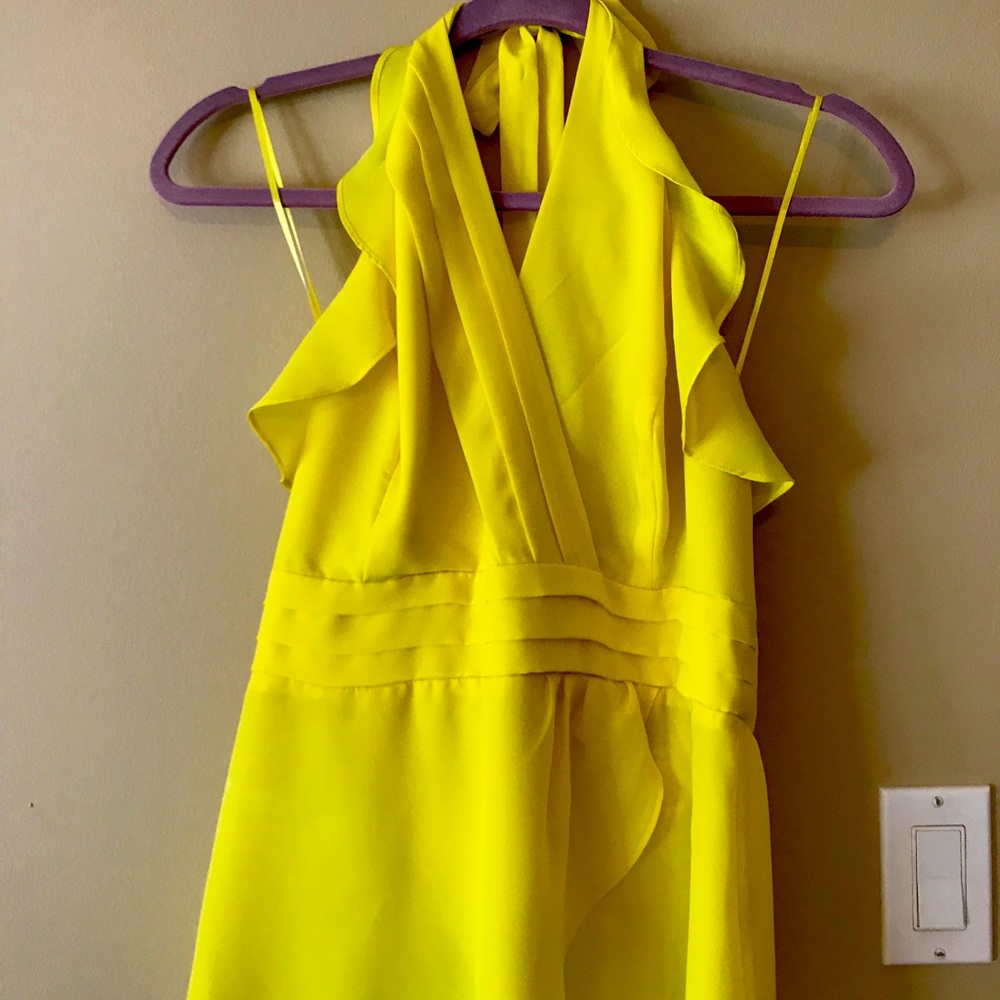 Beautiful Gianni Bini halter style top.